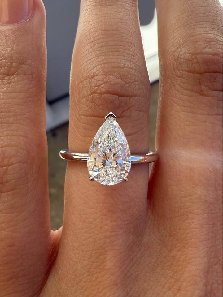 14KW 2.08ct Pear Lab Grown Diamond Engagement Ring