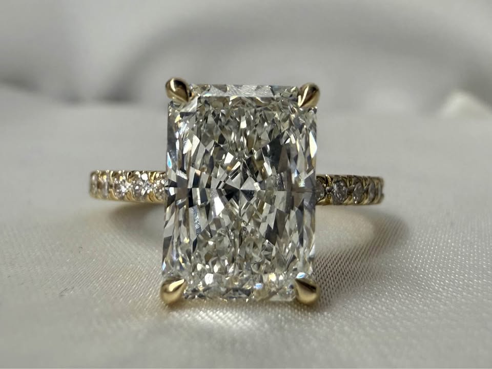 14KY 3.03ct Radiant Cut Lab Grown Diamond Engagement Ring