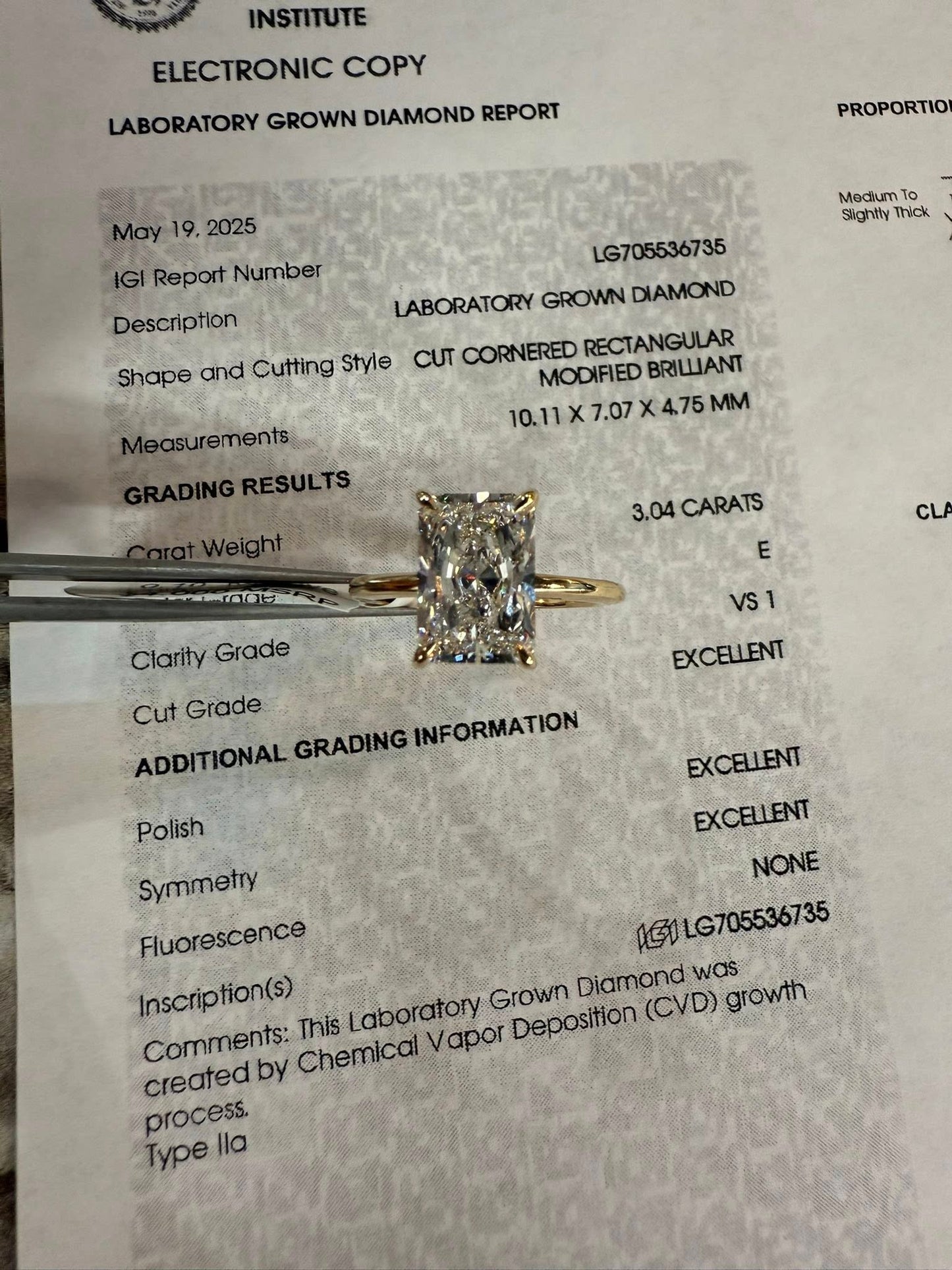 14KY 3.04 Radiant Cut with Hidden Halo Lab Grown Diamond