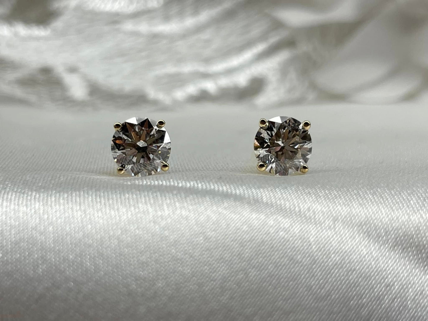 14KY Gold 1.50ctw Round Brilliant Lab Grown Diamond Earrings