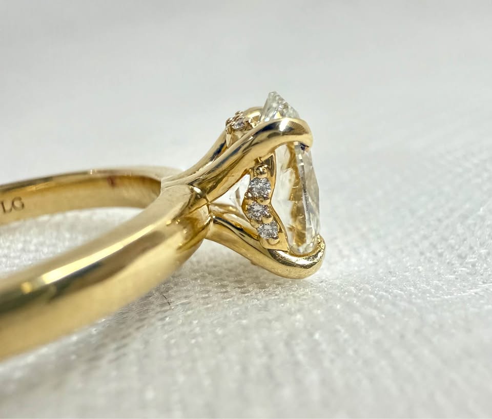 14KY 1.39ct Oval LG Diamond 14KY Hidden Halo Engagement Ring