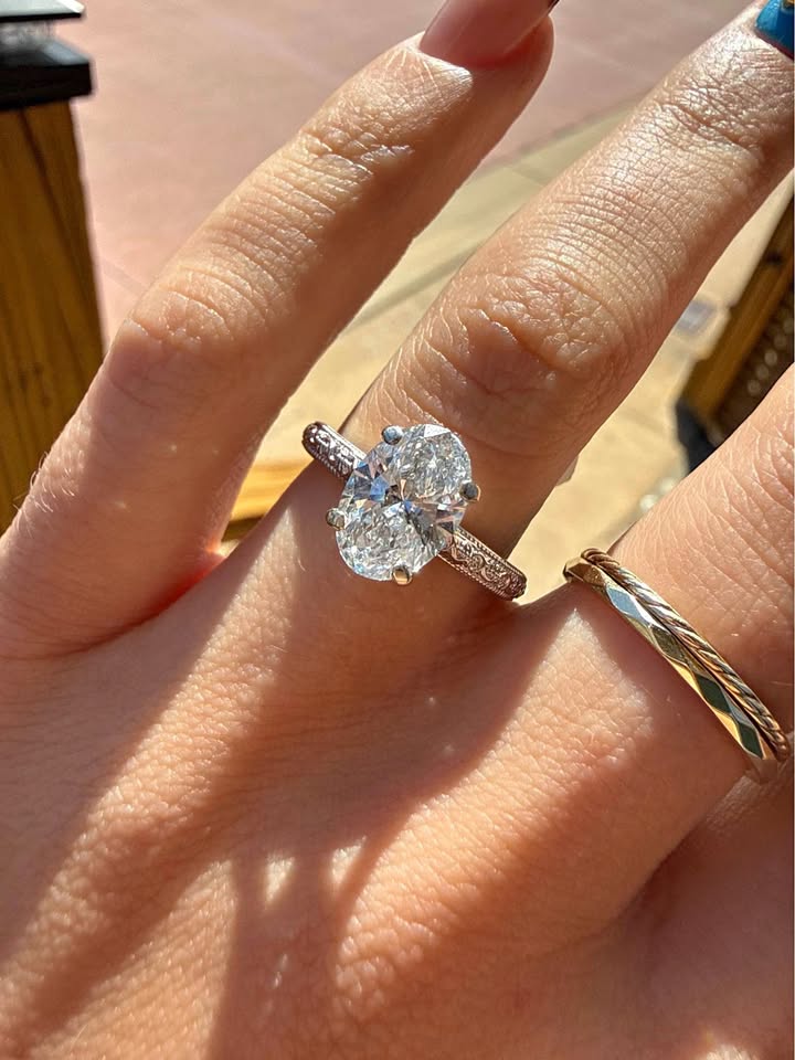 14KW 2.03ct Oval LG Diamond Engagement Ring