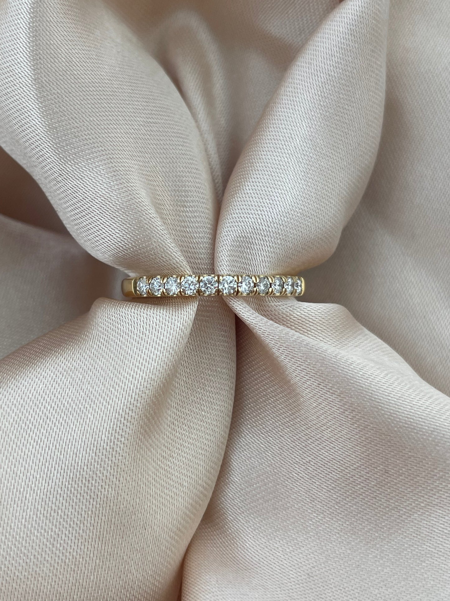 1/4 Cttw YG Diamond Band