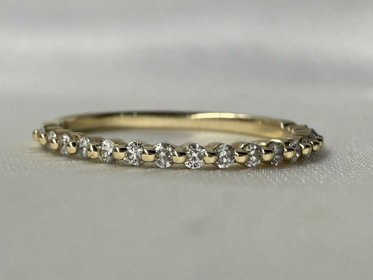 14KY Natural Diamond Band