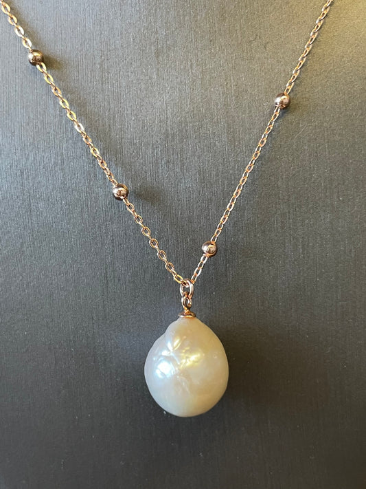 Cultured Freshwater Pearl Necklace in Rose-gold