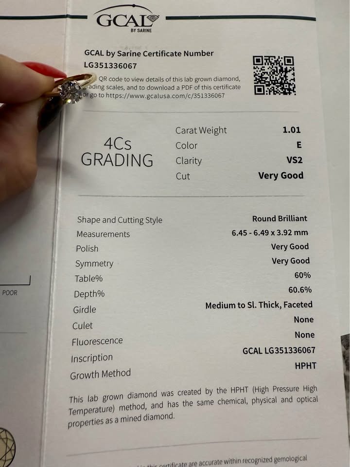 10KY 1.01ct Round Lab Grown Diamond Engagement Ring