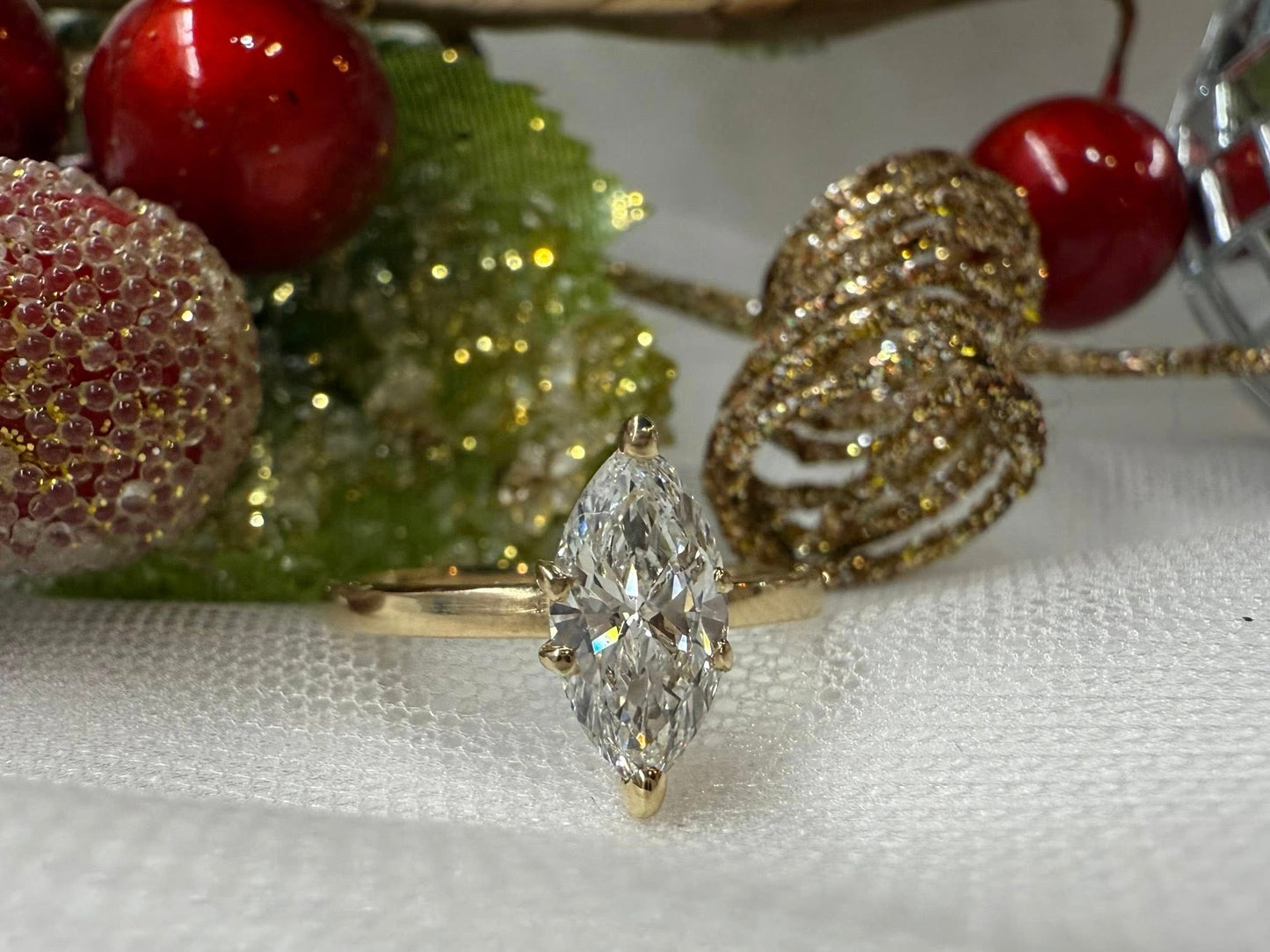 10KY 1.03ct Marquise Lab grown Diamond Engagement Ring