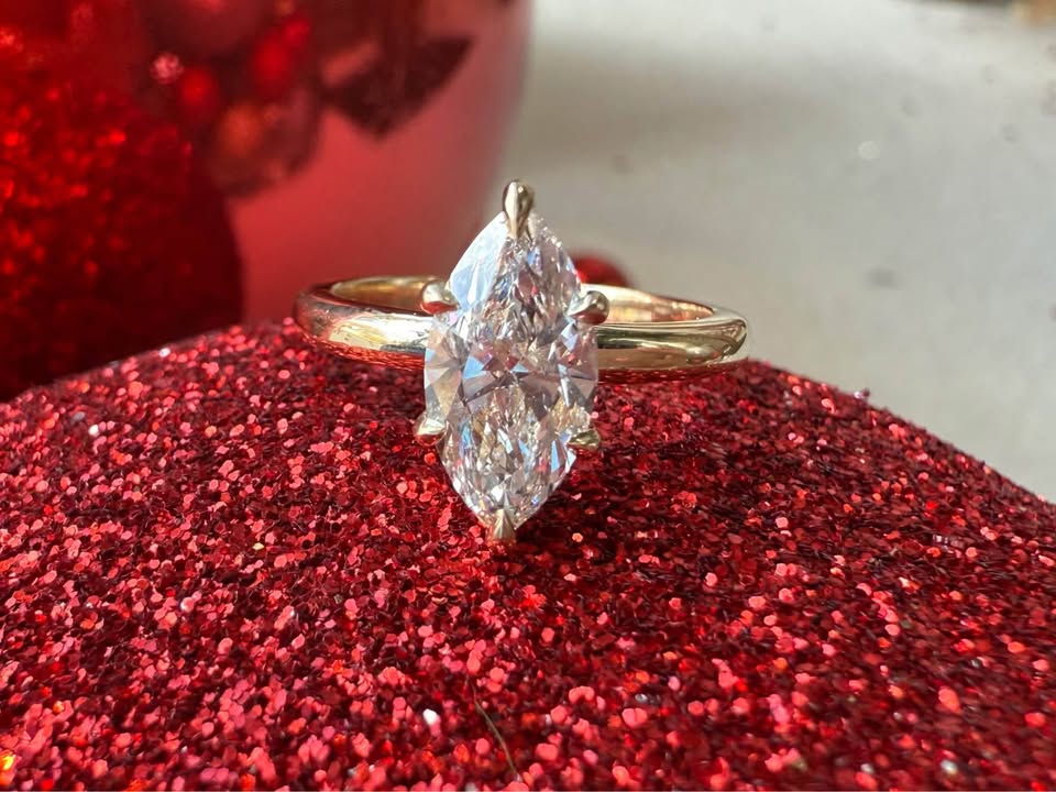 10KY 1.43ct Marquise Lab Grown Diamond Engagement Ring