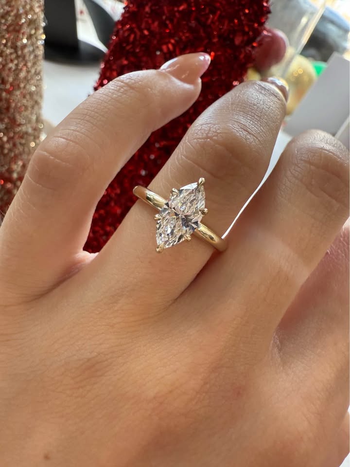 10KY 1.43ct Marquise Lab Grown Diamond Engagement Ring