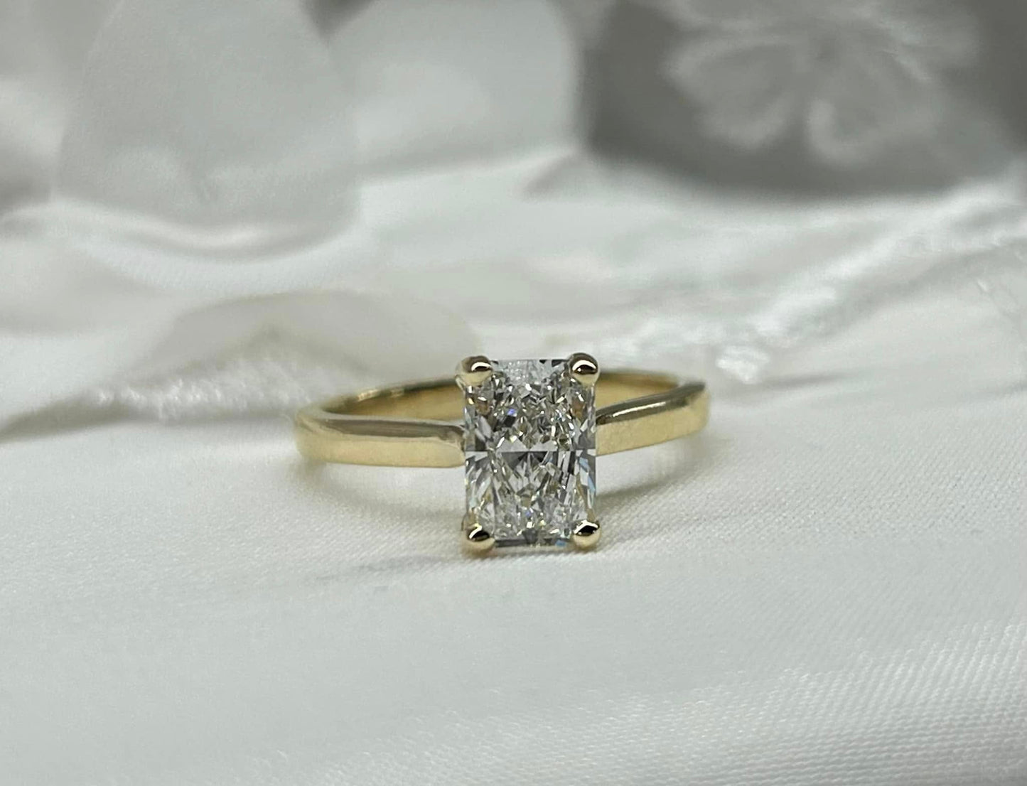 14KY 1.44ct Radiant Cut Lab Grown Diamond Engagement Ring