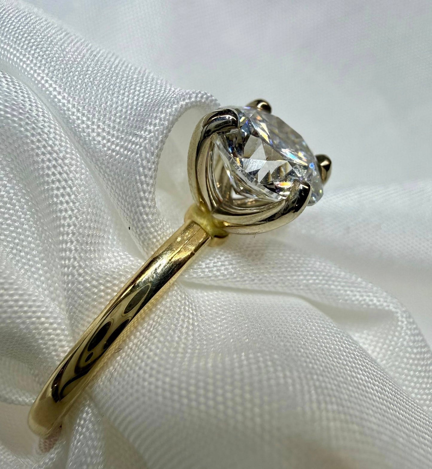 14KY 1.85ct Round Lab Grown Diamond Engagement Ring