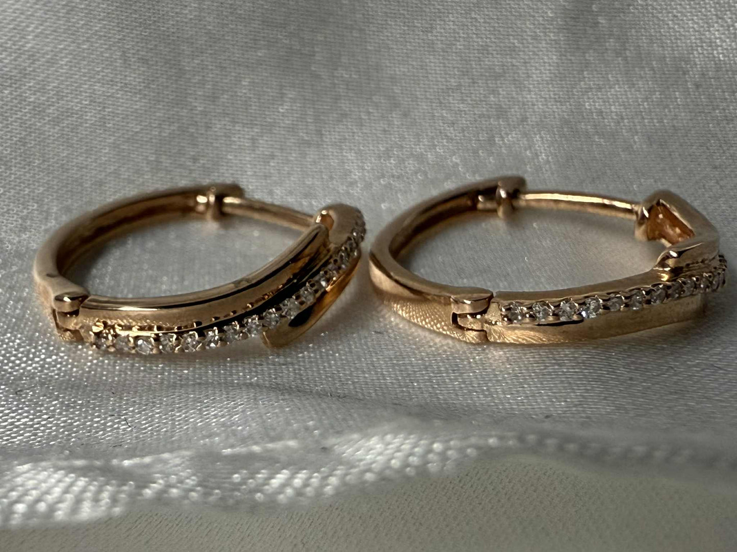 10KR 1/10ctw Diamond Earrings