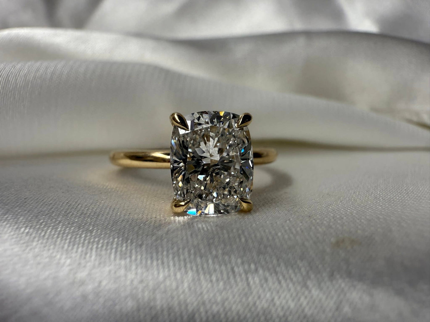 14KY 2.08ct Cushion Cut Lab Grown Diamond with Hidden Halo