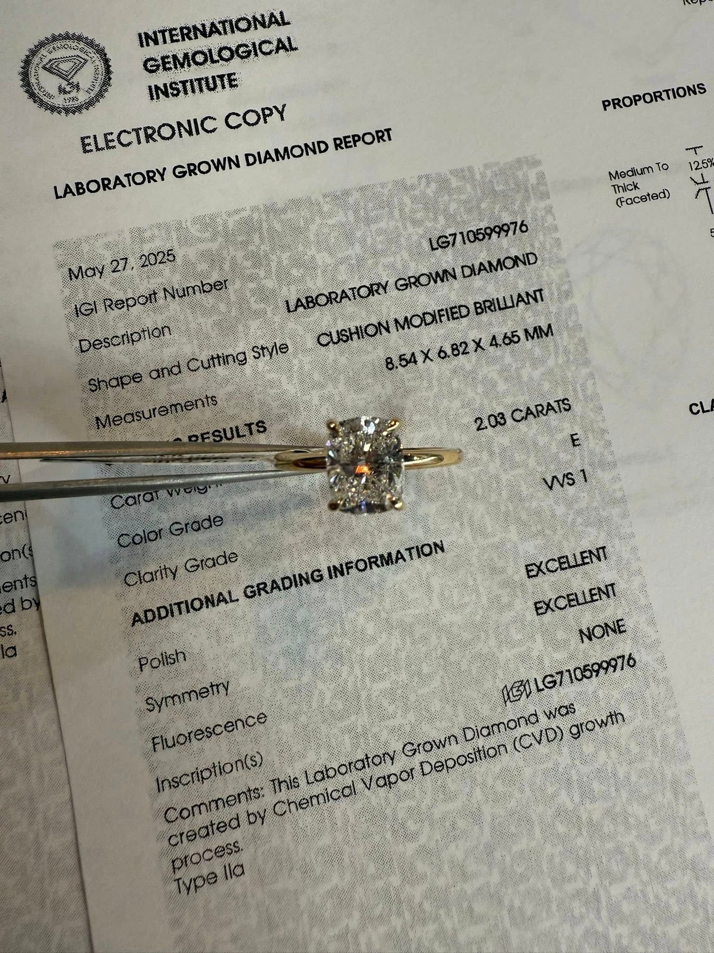 14KY 2.08ct Cushion Cut Lab Grown Diamond with Hidden Halo