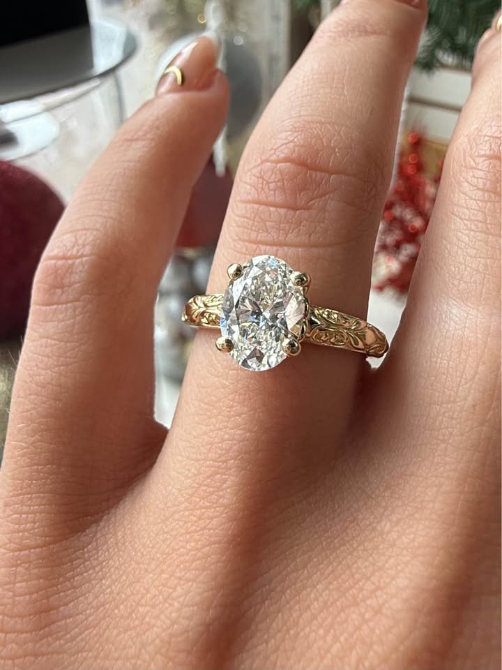 14KY 2.04ct Oval Lab Grown Diamond Engagement Ring