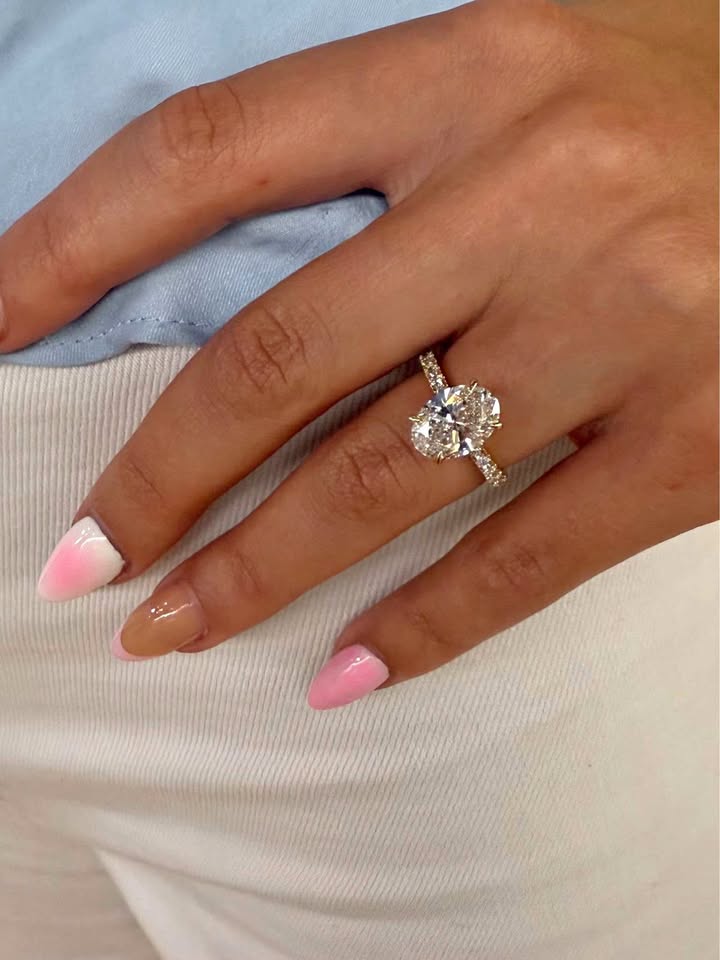 14KY 3.01ct Oval Lab Grown Diamond Engagement Ring