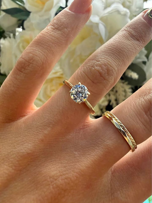 10KY 1.05ct Round LG Diamond Engagement Ring