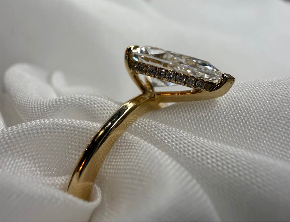14KY 2.01ct Pear Lab Grown Diamond Engagement Ring with Hidden Halo