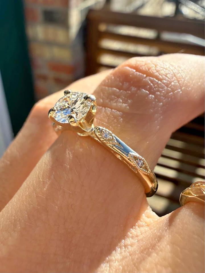 10KY .59ct Round Natural Diamond Engagement Ring