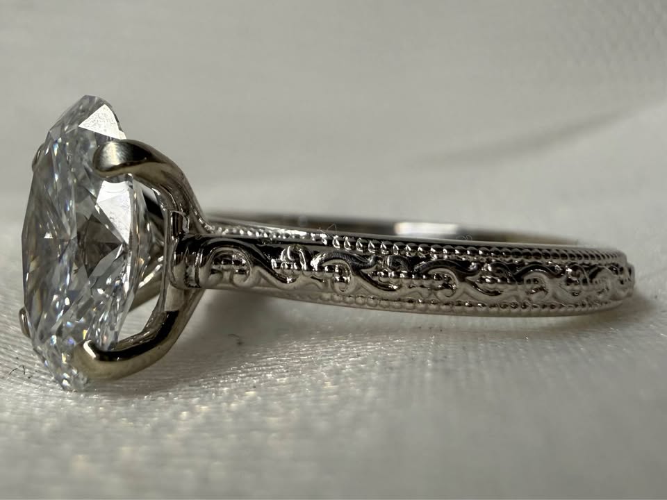 14KW 2.03ct Oval LG Diamond Engagement Ring