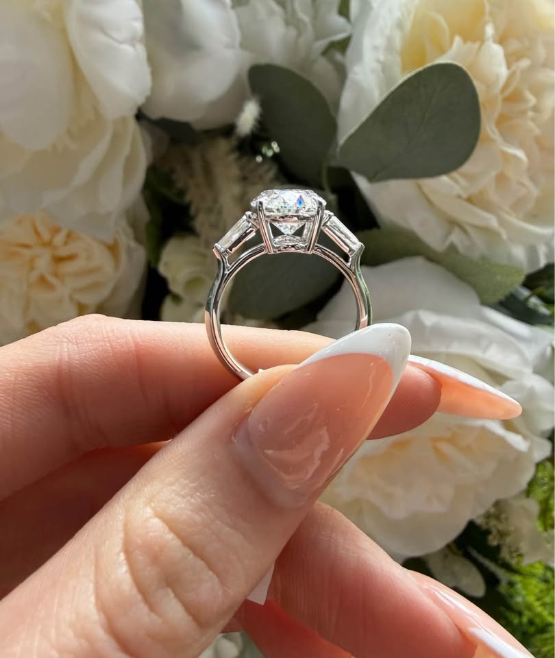 14KW 4.05ct Oval Lab Grown Diamond Engagement Ring With Side Stones
