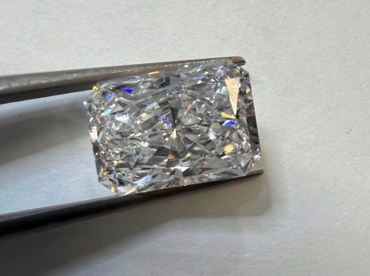 3.01 Radiant Cut LG Diamond