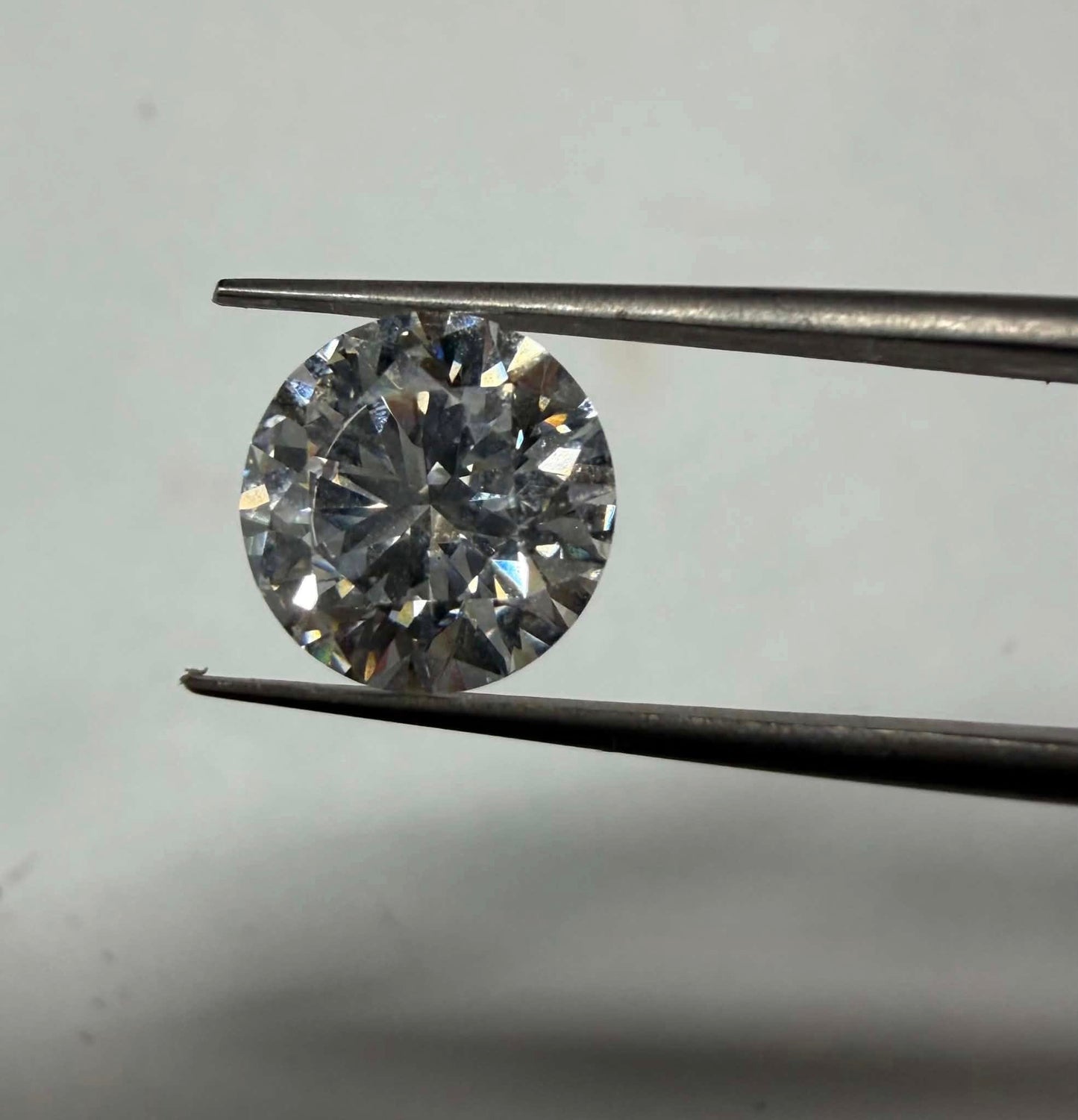 2.71ct Round LG Diamond