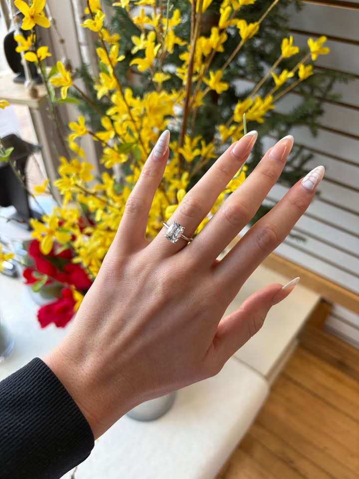 4KW 3.00ct Cushion Lab Grown Diamond Engagement Ring