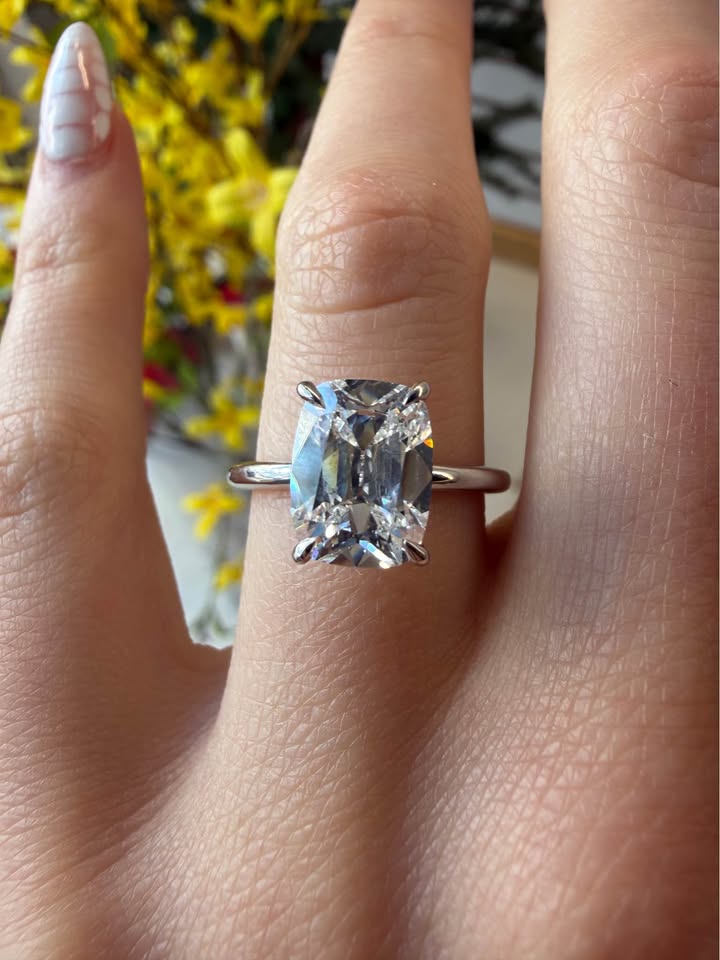 4KW 3.00ct Cushion Lab Grown Diamond Engagement Ring