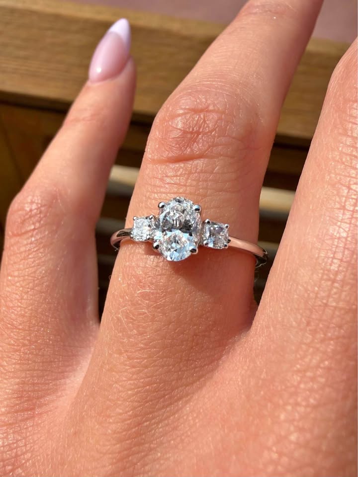 14KW 1.01ctw oval cut lab grown engagement ring
