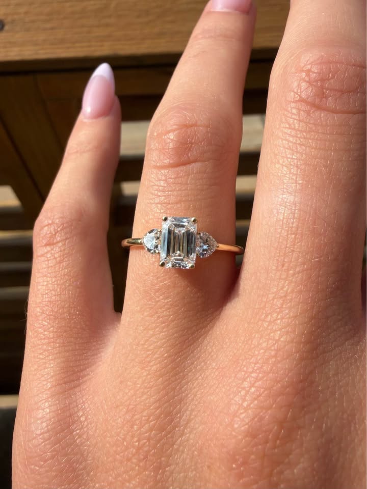 10KY 1.40ctw Emerald Cut Lab Grown Engagement Ring