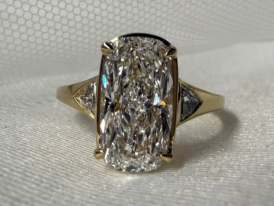 14KY 3.04ct Elongated Cushion Cut LG Diamond Engagement Ring - 3 1/5ctw