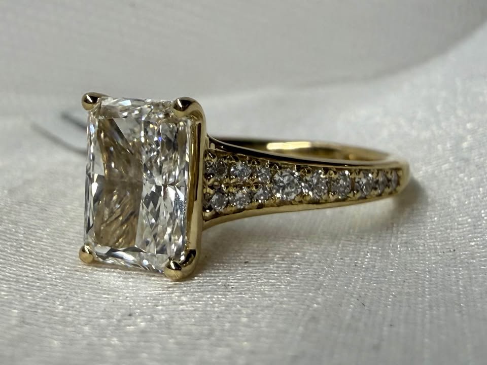 14KY 2.02ct Radiant Cut Lab Grown Diamond Engagement Ring  2 1/3ctw
