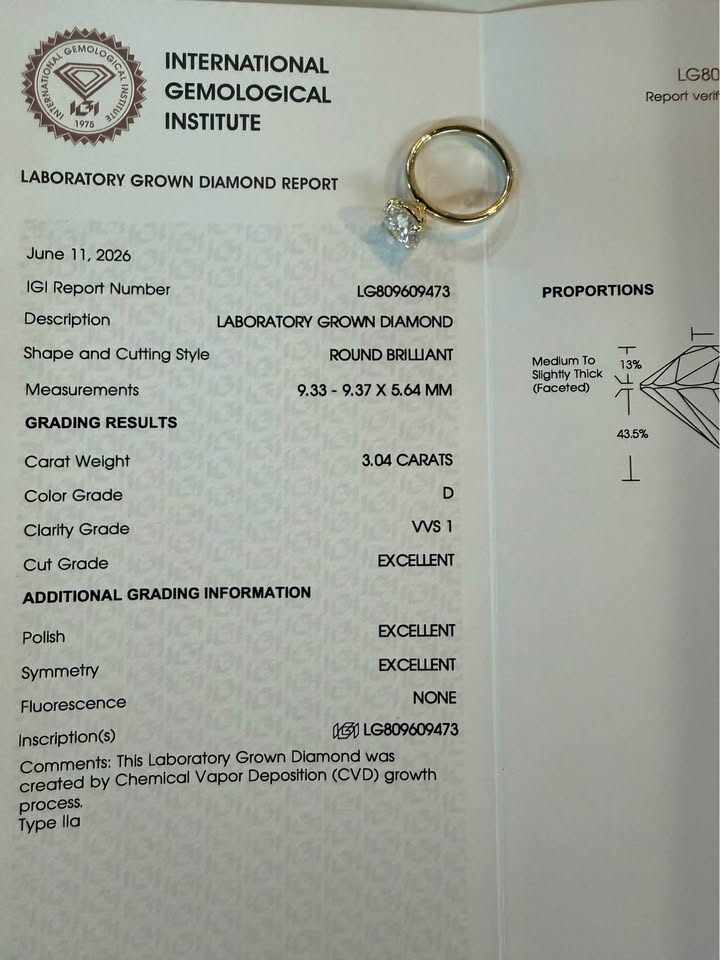 10KY 3.04ct Round LGD Engagement Ring