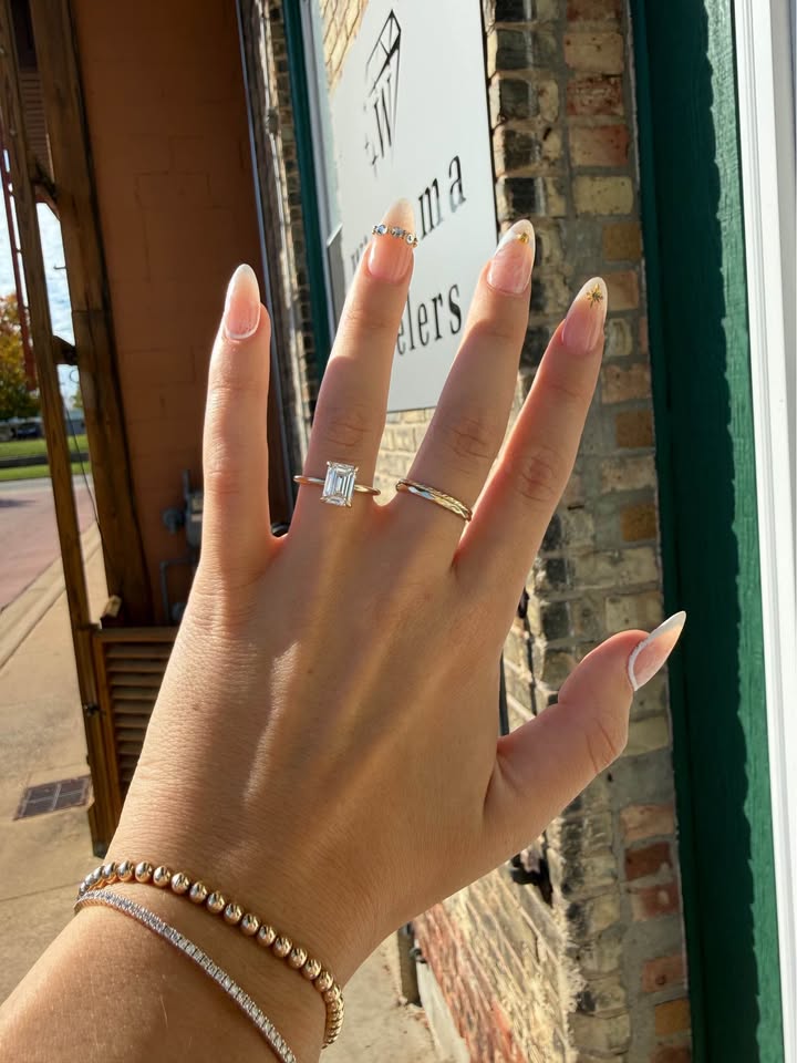 10KY 2.50ct Emerald Cut LG Diamond Engagement Ring