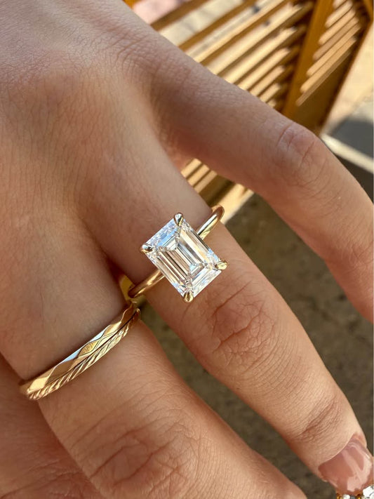 10KY 2.50ct Emerald Cut LG Diamond Engagement Ring
