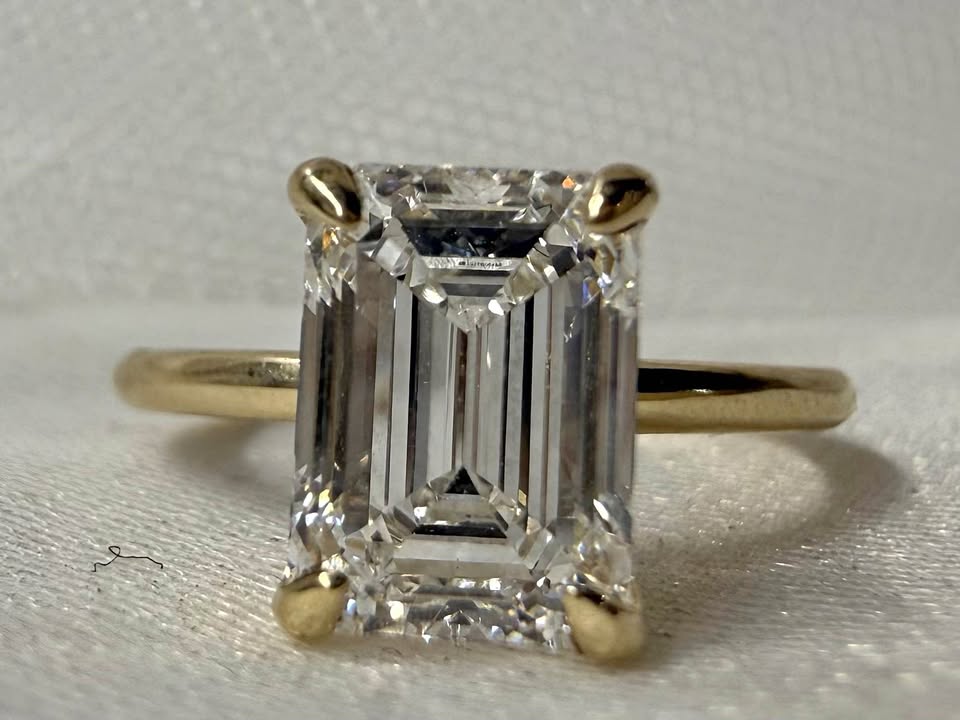 10KY 2.50ct Emerald Cut LG Diamond Engagement Ring