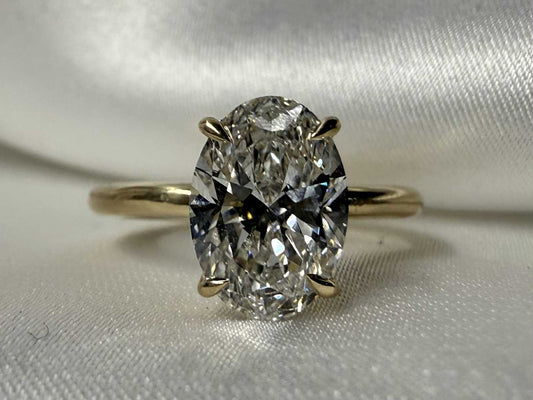 14KY 3.19ct Oval LGD Solitaire Engagement Ring & 14KY LG Diamond Band