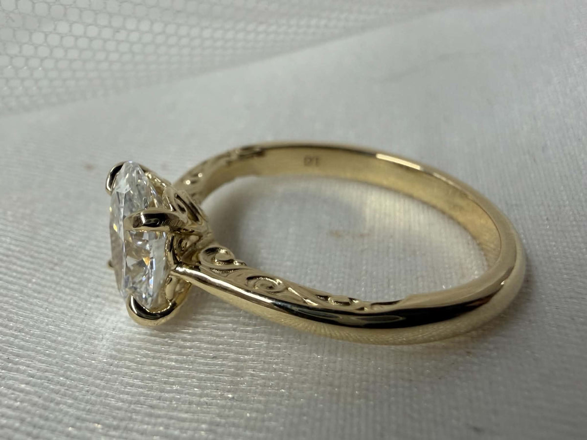 10KY 1.43ct Oval Lab  Grown Diamond Engagement Ring