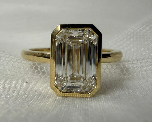 14KY 3.01ct Emerald Cut Lab Grown Diamond Engagement