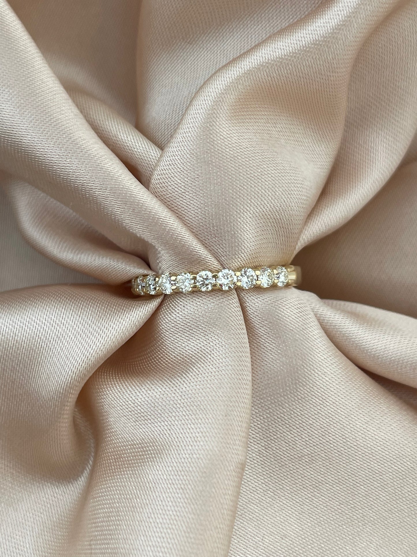 1/2 Cttw Diamond Band
