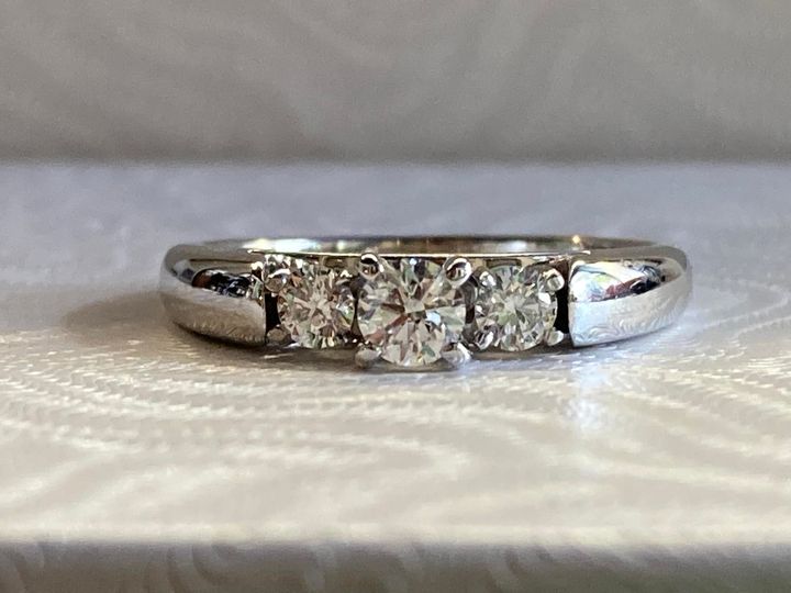 14KW 3-stone Diamond Ring